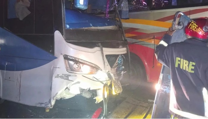 ফেনীতে বাস-অ্যাম্বুলেন্স-মোটরসাইকেলের ত্রিমুখী সংঘর্ষে নিহত ৩